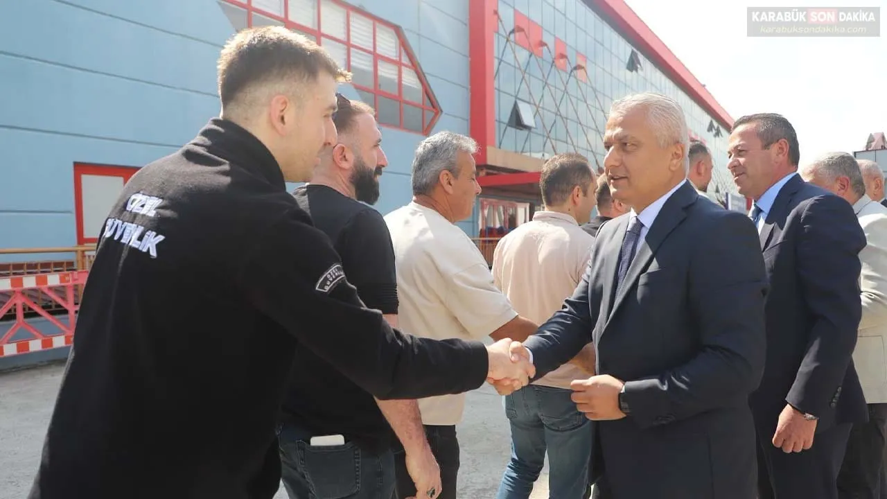 İL MÜDÜRÜ COŞKUN GÜVEN PERSONELLE BAYRAMLAŞTI