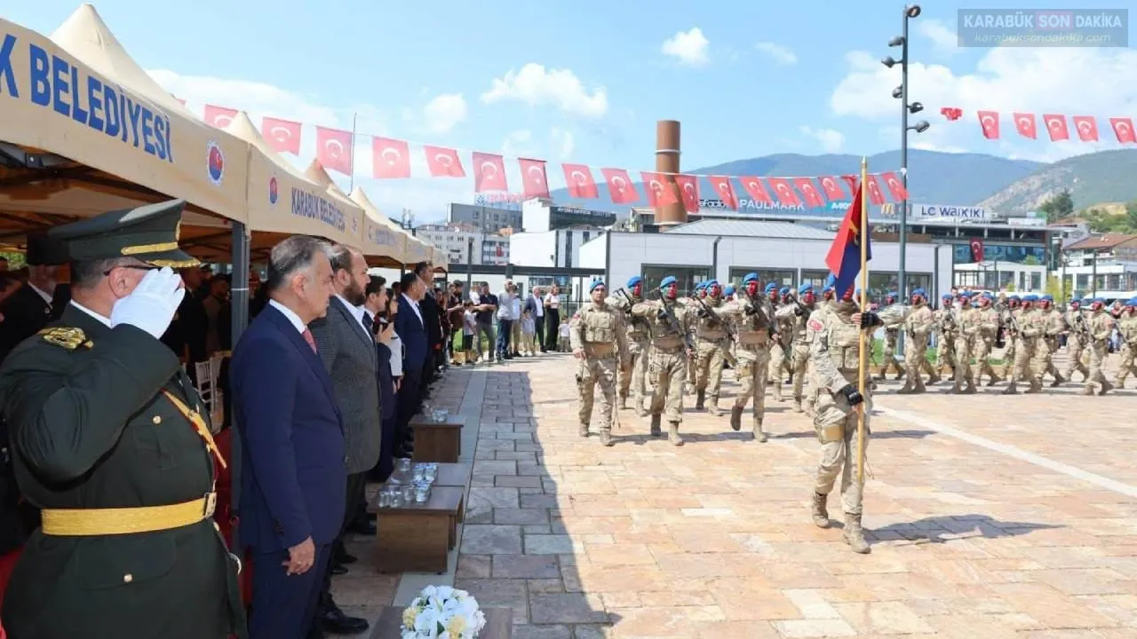 KARABÜK KENT MEYDANI’NDA 30 AĞUSTOS ZAFER BAYRAMI COŞKUSU