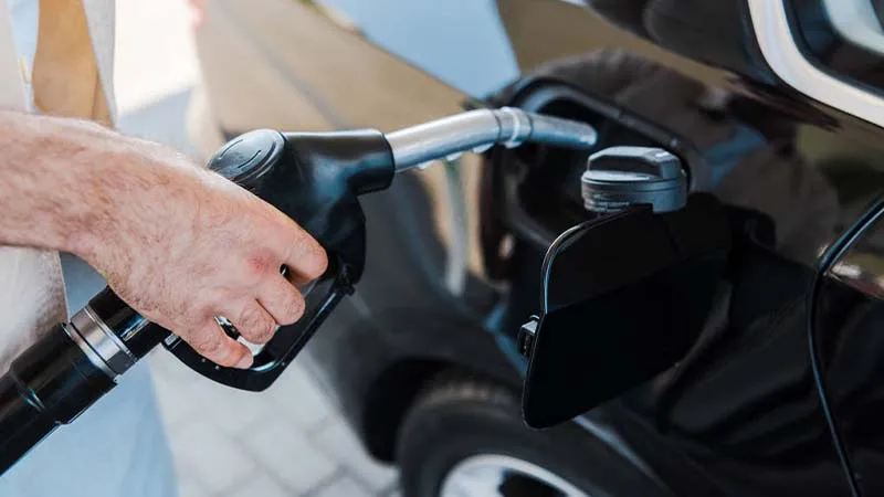 MOTORİNDE 1,29 TL İNDİRİM! POMPADA FİYATLAR DÜŞTÜ