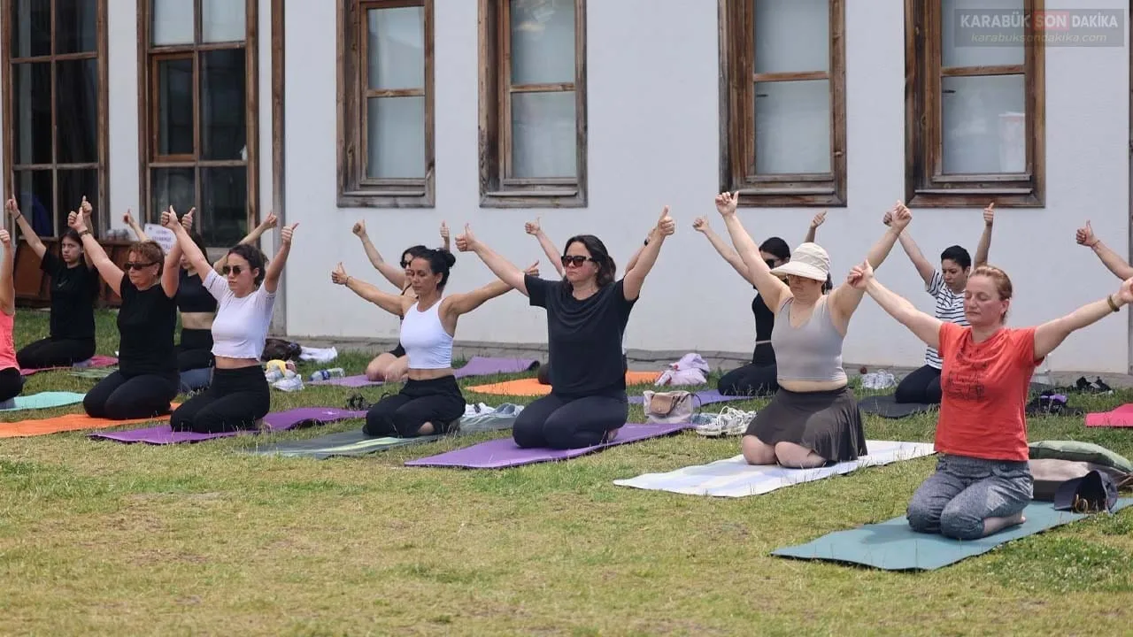 SAFRANBOLU’DA DÜNYA YOGA GÜNÜNE ÖZEL SAĞLIKLI YAŞAM BULUŞMASI