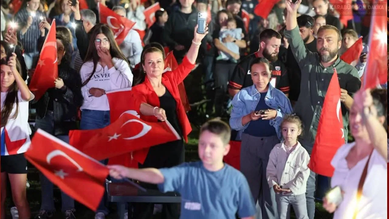 SAFRANBOLU’DA ZAFER COŞKUSU MERCAN VE ORKESTRASI İLE ZİRVE YAPTI