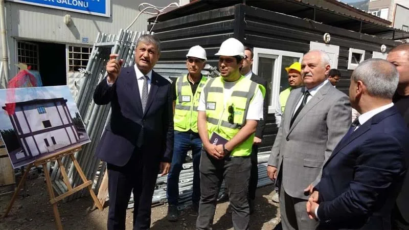 VALİ YAVUZ’DAN OKUL İNŞAATLARINA YAKIN TAKİP